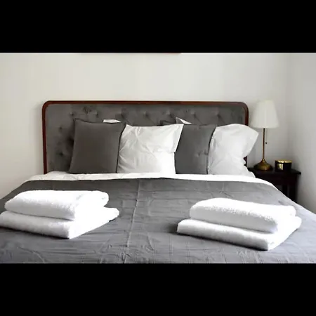 Beautiful 1-bed شقة *